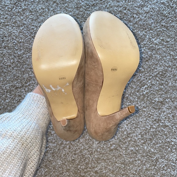 Jessica Simpson Amandax tan suede platform peep toe heels NWOT - Picture 7 of 7